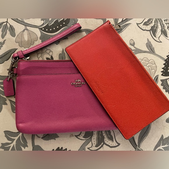 EUC - Coach Clutch Wristlet - Picture 2 of 5